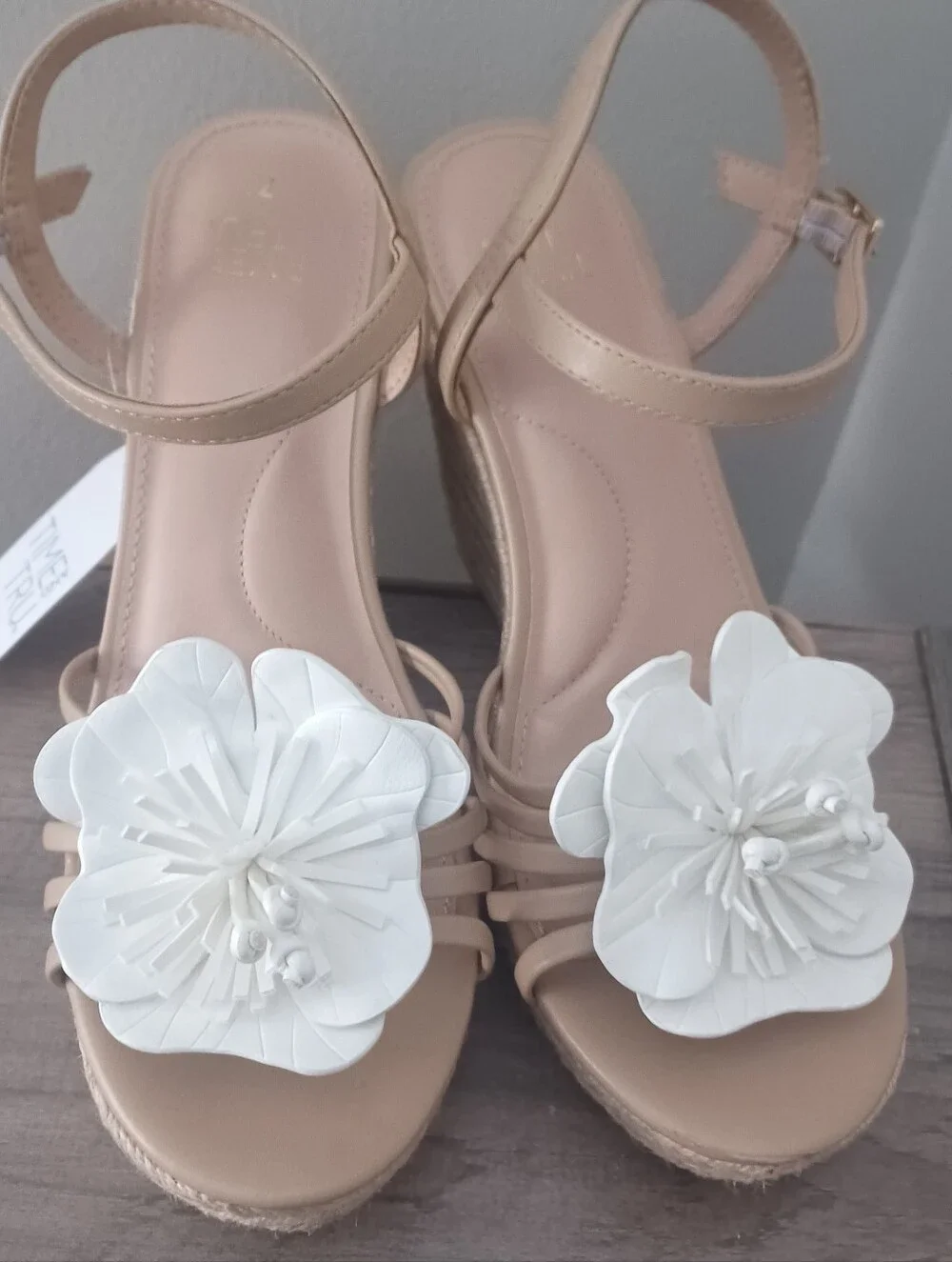 Time And Tru Wedge Sandals Sz 7